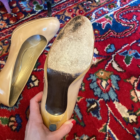 Stuart Weitzman, patent leather 7.5 well loved. - Picture 3 of 3